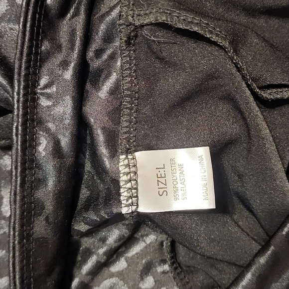 size large leopard leggings ! - Picture 3 of 3